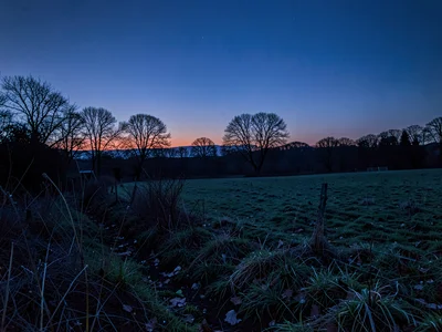 Blue hour lasting longest near solstice
