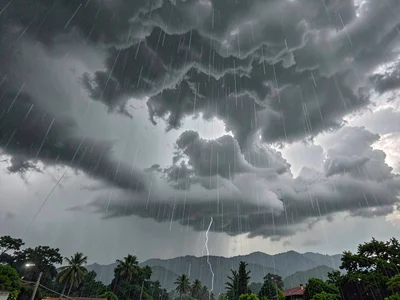 Full monsoon fury at storm peak