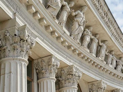 Architectural detail repetition