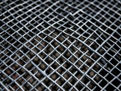 Expanded metal diamond pattern, stretched steel sheet with uniform diamond-shape