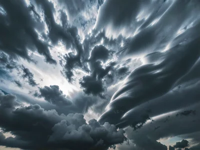 Undulatus asperatus creating dramatic chaotic texture