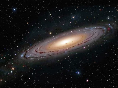 Lenticular galaxy transitioning between types