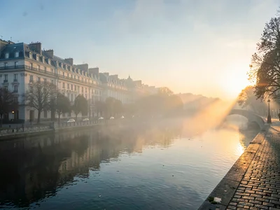 First light warming fog from blue to gold