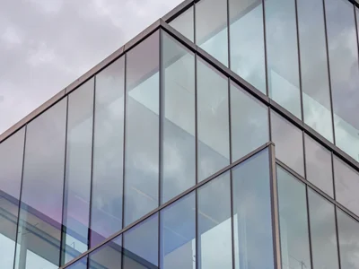 Overcast sky as soft gradient in glass