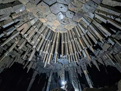 Columnar jointing in cave ceiling overhead