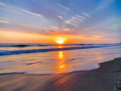 Sunset color reflected in motion blur