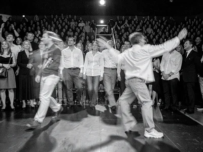 Crowd motion creating ghost pattern