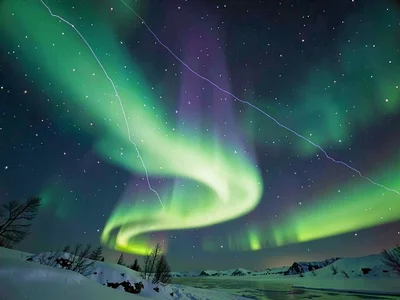 Proton aurora as diffuse glow without structure