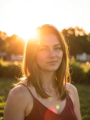Portrait into sun with flare