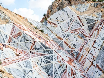 Marble vein in cut face showing natural pattern