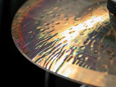 Cymbal edge showing complex interference pattern at overtone frequency