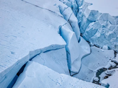 Banding in ice showing flow history