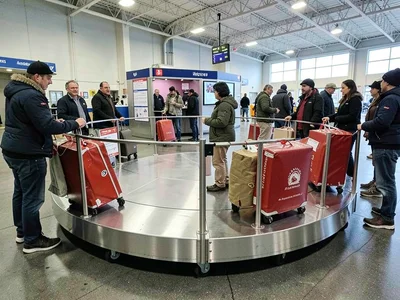 Baggage claim carousel
