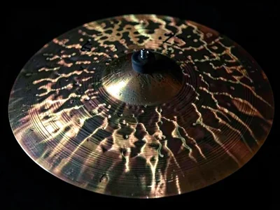 Cymbal edge showing complex interference pattern at overtone frequency