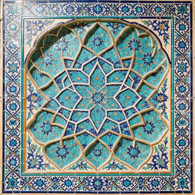 Isfahan Safavid tilework, turquoise geometric infinity, Geometric star pattern i