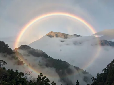 Fog bow and glory together