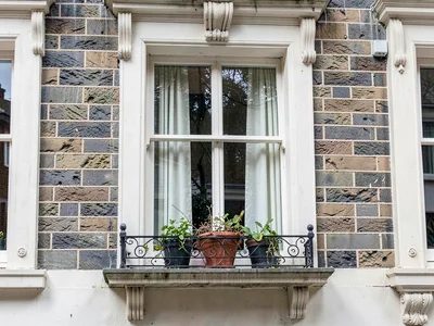 Townhouse window classic