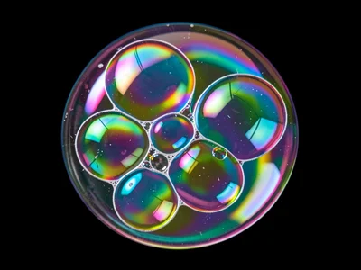 Cluster showing how bubbles meet at angles