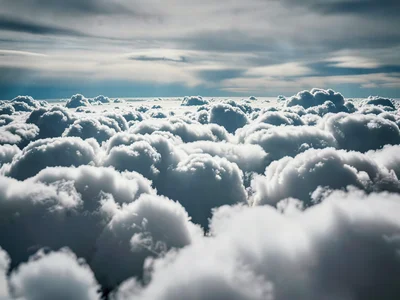 Cloud formation with ambiguous orientation creating abstract field