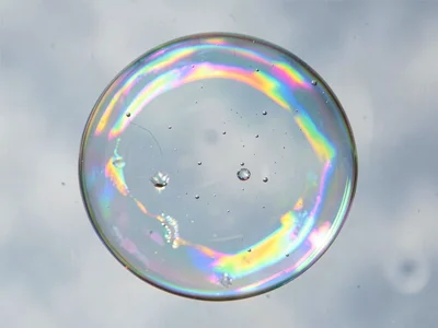 Glycerin bubble showing longer life colors