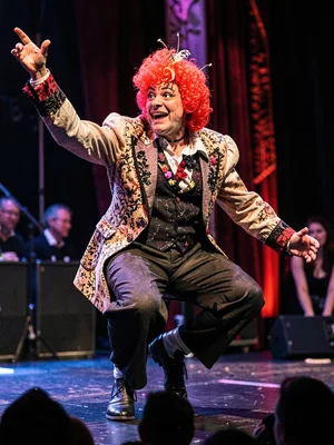 Burlesque performer